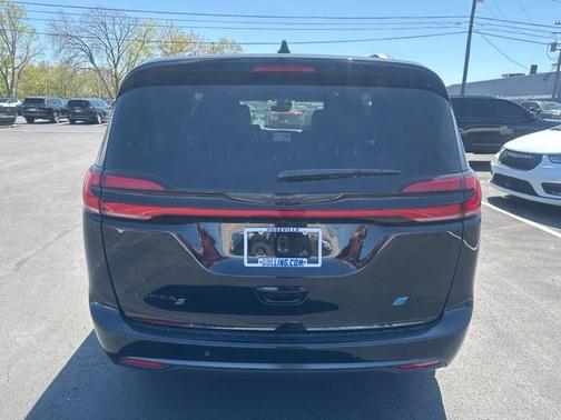 2025 Chrysler Pacifica Hybrid Premium S Appearance Pkg