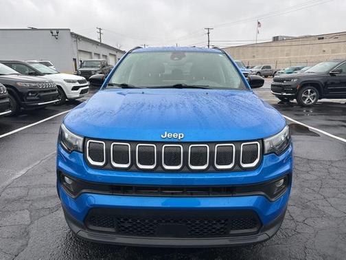 2022 Jeep Compass Latitude Lux