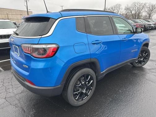 2022 Jeep Compass Latitude Lux