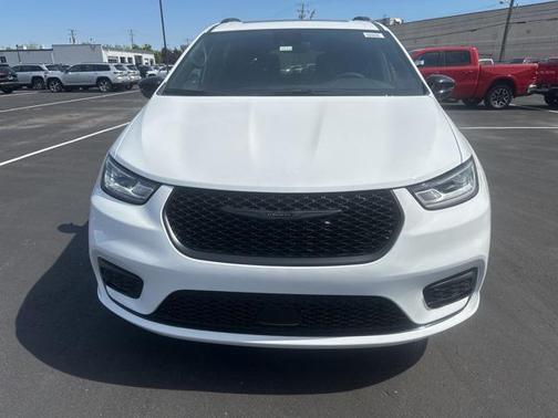 2025 Chrysler Pacifica Hybrid Premium S Appearance Pkg