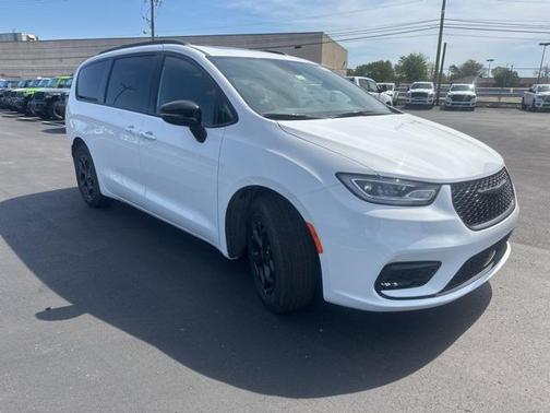 2025 Chrysler Pacifica Hybrid Premium S Appearance Pkg