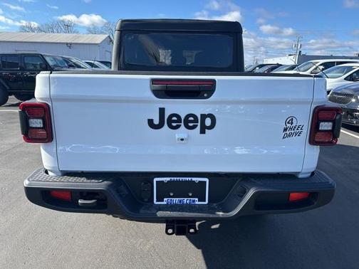 2025 Jeep Gladiator Willys