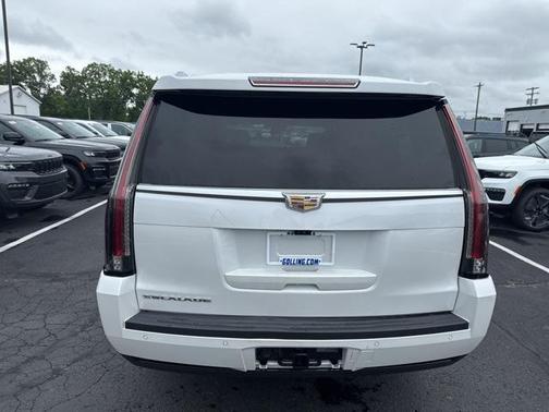 2017 Cadillac Escalade ESV Luxury