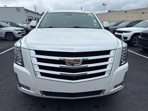 2017 Cadillac Escalade ESV Luxury