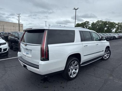 2017 Cadillac Escalade ESV Luxury