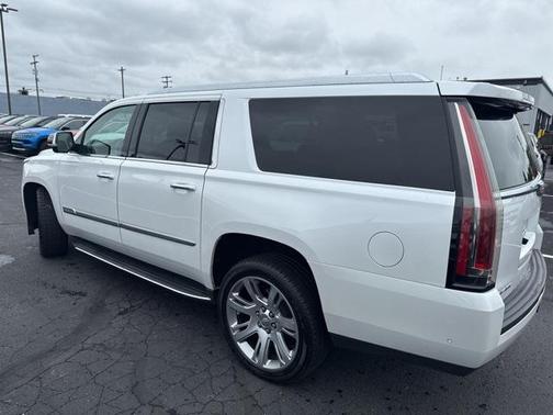 2017 Cadillac Escalade ESV Luxury