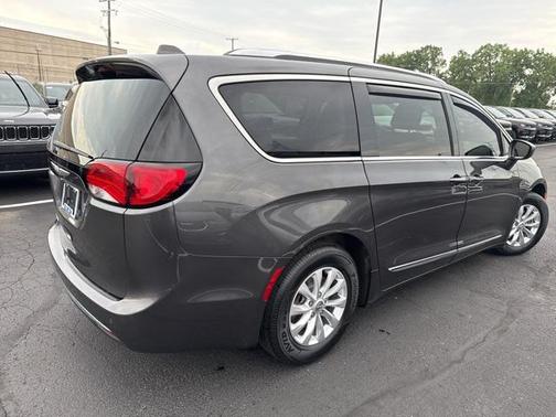 2018 Chrysler Pacifica Touring-L Plus