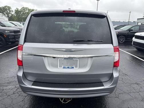 2013 Chrysler Town & Country Touring