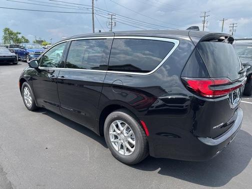 2025 Chrysler Pacifica L