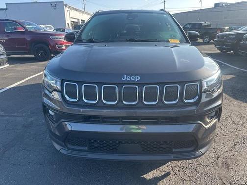 2022 Jeep Compass Latitude Lux
