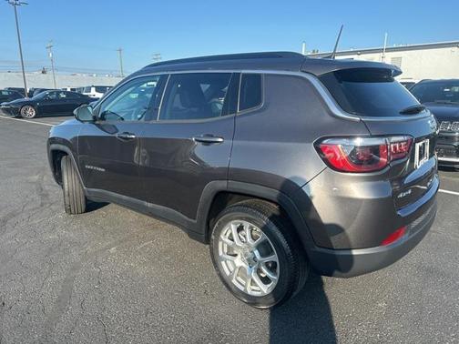 2022 Jeep Compass Latitude Lux