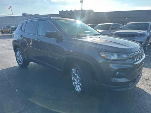 2022 Jeep Compass Latitude Lux
