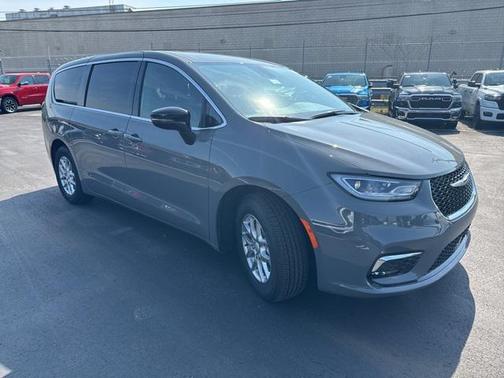 2025 Chrysler Pacifica L