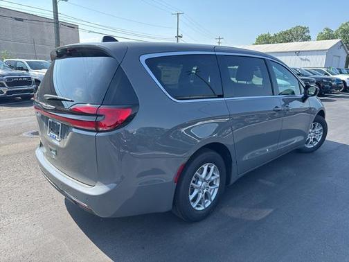 2025 Chrysler Pacifica L