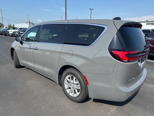 2025 Chrysler Pacifica L