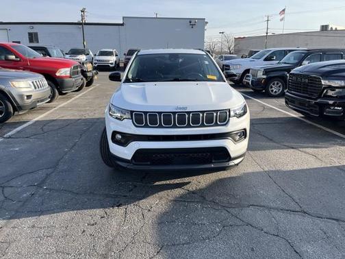 2022 Jeep Compass Latitude Lux