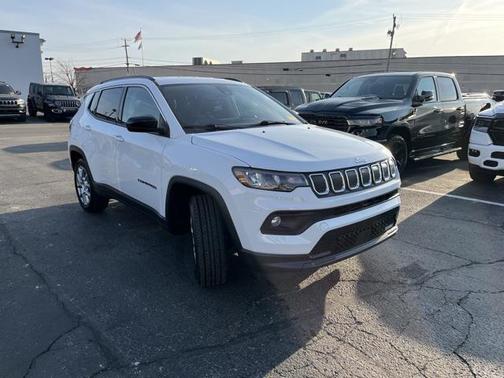 2022 Jeep Compass Latitude Lux