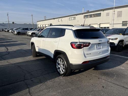 2022 Jeep Compass Latitude Lux