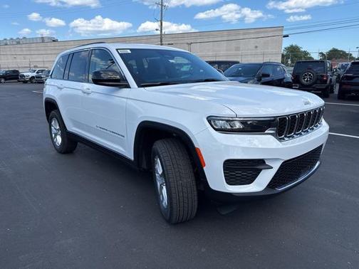 2025 Jeep Grand Cherokee Laredo