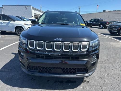 2022 Jeep Compass Latitude Lux