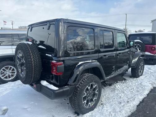 2025 Jeep Wrangler 4-Door Sahara 4x4