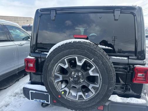 2025 Jeep Wrangler 4-Door Sahara 4x4