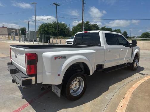 STAR WHITE 2026 Ford F-450 LARIAT DRW