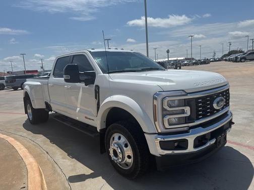STAR WHITE 2026 Ford F-450 LARIAT DRW