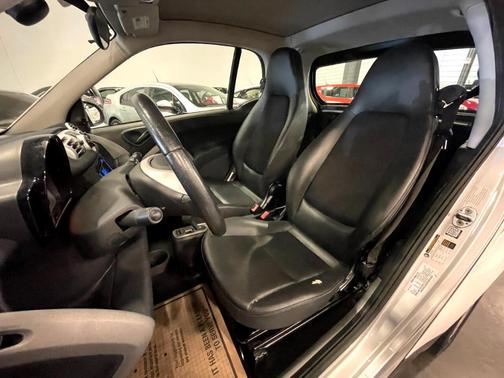 2015 smart ForTwo Passion for sale in McCook, IL - image 14
