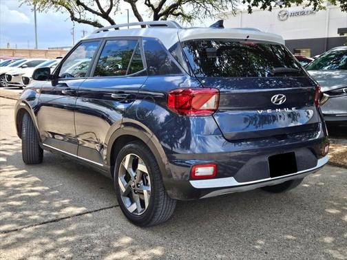 2022 Hyundai VENUE Limited