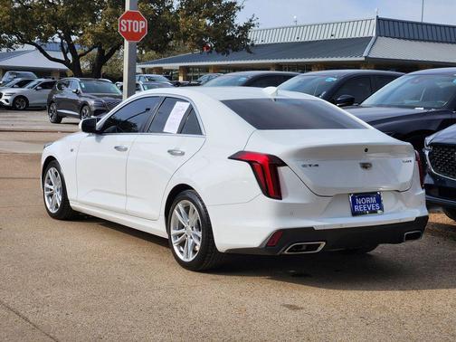 2022 Cadillac CT4 Luxury