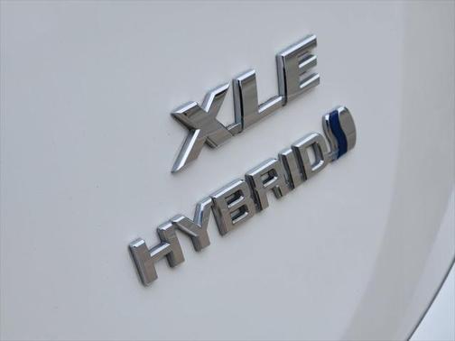 2017 Toyota RAV4 Hybrid XLE