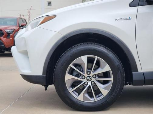 2017 Toyota RAV4 Hybrid XLE