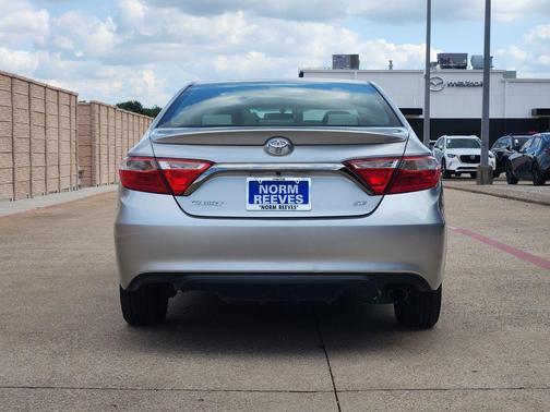 Celestial Silver Metallic 2015 Toyota Camry SE