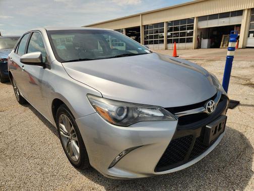 Celestial Silver Metallic 2015 Toyota Camry SE