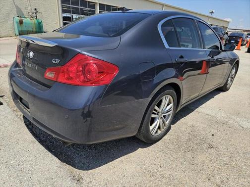 2011 INFINITI G37 Journey