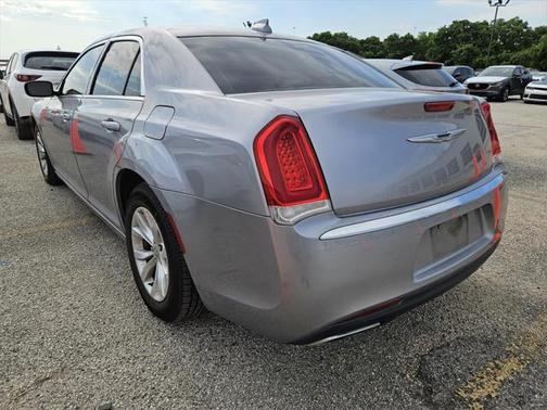 2015 Chrysler 300 Limited