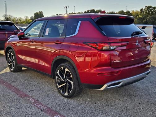 2023 Mitsubishi Outlander PHEV SE S-AWC
