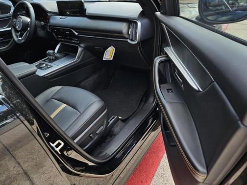 2025 Mazda CX-70 PHEV Premium Plus Package