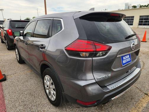 Gun Metallic 2017 Nissan Rogue S