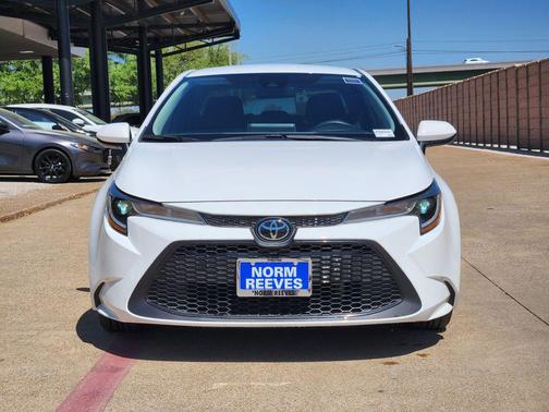 White 2020 Toyota Corolla LE