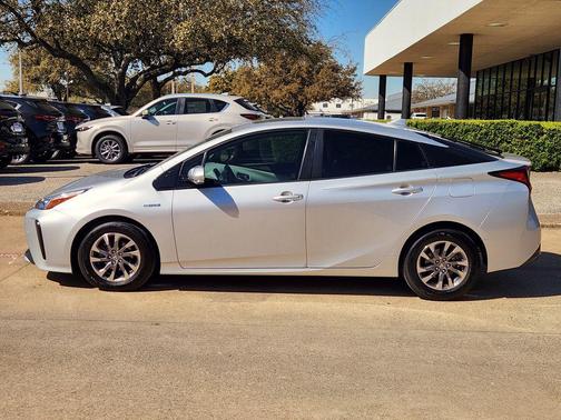 2019 Toyota Prius XLE