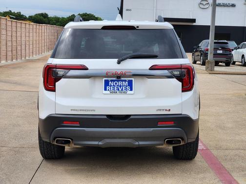 Summit White 2023 GMC Acadia AWD AT4
