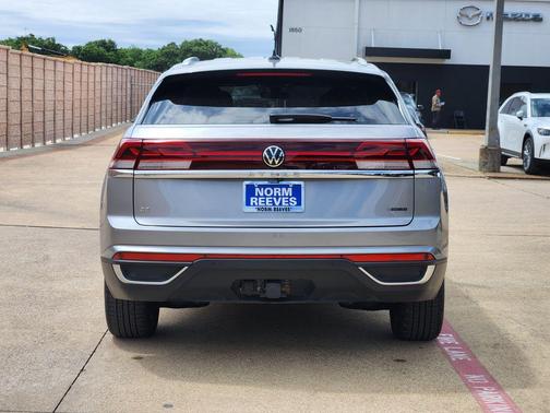 Silver Mist Metallic 2025 Volkswagen Atlas Cross Sport 2.0T SE w/Technology 4MOTION