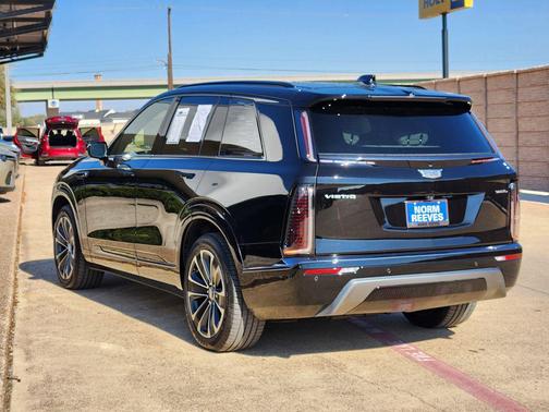 2026 Cadillac VISTIQ Sport