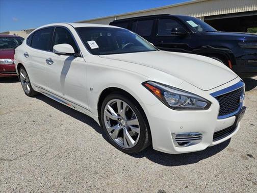 2016 INFINITI Q70L 3.7