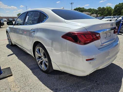 2016 INFINITI Q70L 3.7