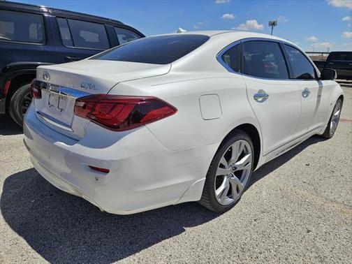2016 INFINITI Q70L 3.7