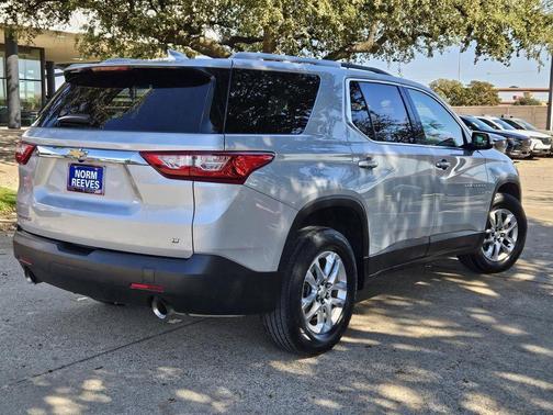 2018 Chevrolet Traverse LT Cloth