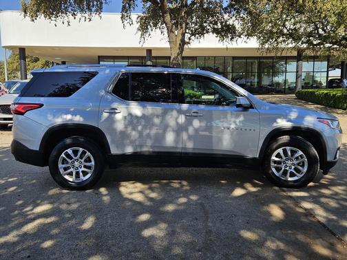 2018 Chevrolet Traverse LT Cloth